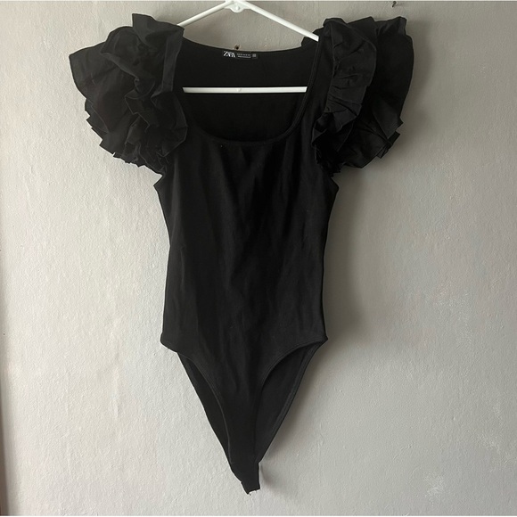 Zara Black Ribbed Ruffle Sleeve Bodysuit Size Small - Picture 1 of 7